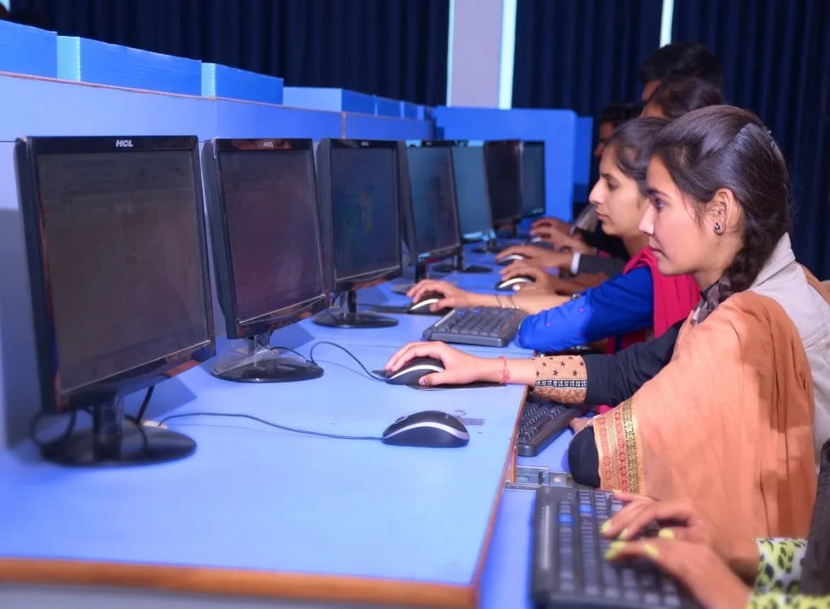 Guru Kashi University Computer Lab